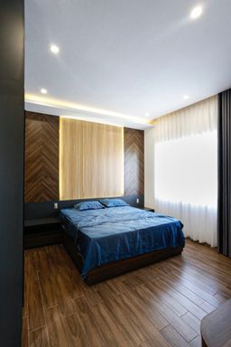 Phòng ngủ - Nhà phố 80m2 xây kiểu Hiện đại, tối ưu không gian với tông màu xám - đen sang trọng 