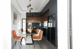 Phòng ăn - Nhà phố 80m2 xây kiểu Hiện đại, tối ưu không gian với tông màu xám - đen sang trọng 