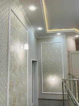 Lối vào - Tổ ấm ở Nga của vợ chồng mình: hiện đại, đơn giản giao thoa Á- Âu 