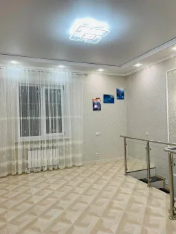 Lối vào - Tổ ấm ở Nga của vợ chồng mình: hiện đại, đơn giản giao thoa Á- Âu 