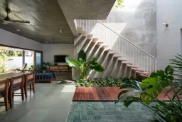 Phòng khách, Cầu thang - “HAVEN” - căn nhà của thiên nhiên, thay đổi ánh sáng theo hướng mặt trời 