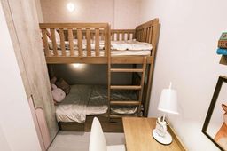 Phòng ngủ, Phòng cho bé - Tổ ấm 40m2 của vợ chồng 2 con phong cách Mid-century modern  
