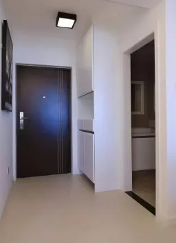 Lối vào - Vợ chồng trẻ chi 400 triệu để trang trí căn nhà đầu tiên sau 10 năm tích góp 