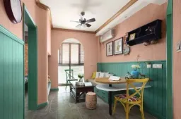 Phòng khách - Tổ ấm 60m2 của gia đình 5 người trang trí màu xanh đỏ phối hợp nhiều phong cách độc đáo 