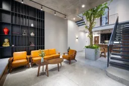 Phòng khách - Ngôi nhà 100m2 mái lam gỗ cách tân mát mẻ quanh năm tại Đà Nẵng 