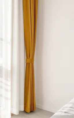 Phòng ngủ - Tổ ấm đơn giản kiểu Scandinavian với màu gỗ và cam cháy ấm áp 