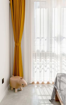 Phòng ngủ - Tổ ấm đơn giản kiểu Scandinavian với màu gỗ và cam cháy ấm áp 
