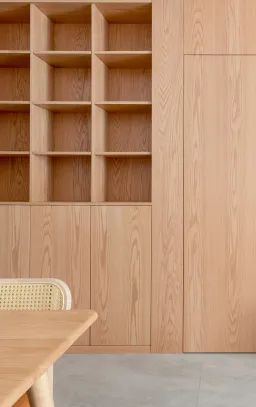 Phòng khách - Tổ ấm đơn giản kiểu Scandinavian với màu gỗ và cam cháy ấm áp 