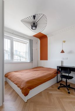 Phòng ngủ - Biến căn hộ cũ 53m2 thành không gian hiện đại pha lẫn cổ điển Pháp 