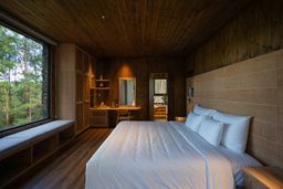 Phòng ngủ - Ấn tượng với biệt thự thơ mộng giữa rừng thông Đà lạt 