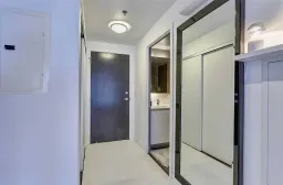 Lối vào - Ý tưởng kết hợp phong cách Industrial và Scandinavian cho căn hộ 45m2  