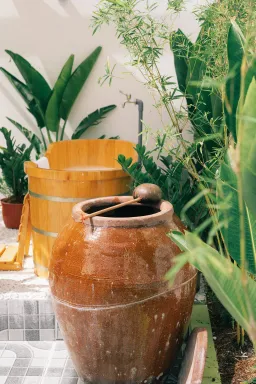 Sân vườn - Cải tạo lại nhà cũ thành homestay cực chill tại Bến Tre 