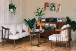 Phòng khách - Cải tạo lại nhà cũ thành homestay cực chill tại Bến Tre 
