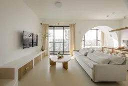 Phòng khách - Ngôi nhà với những bức tường cong độc đáo 