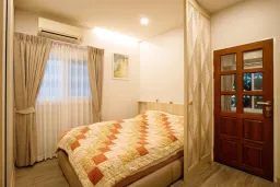 Phòng ngủ - Nann Opal: Ngôi nhà cấp 4 mái bằng hình vuông xây kiểu nhà vườn xanh mát 