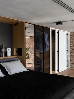 Phòng ngủ - Căn hộ thông tầng thiết kế Industrial độc đáo 