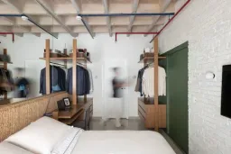 Phòng ngủ - Căn hộ màu xanh mint đẹp mắt với không gian ban công rộng rãi 