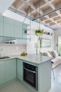 Phòng bếp - Căn hộ màu xanh mint đẹp mắt với không gian ban công rộng rãi 
