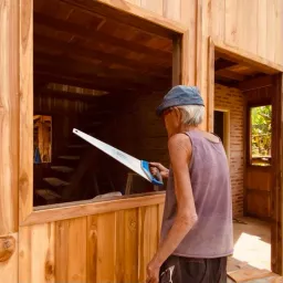 Chàng trai Thái Lan tự học làm nhà gỗ cabin đẹp thơ mộng như phim