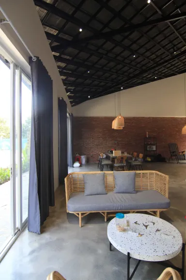 Phòng khách Phòng ăn - Villa Tiểu Cần Trà Vinh - Phong cách Rustic
