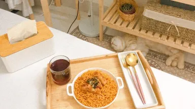 Phòng ngủ Phòng bếp - Tôi cải tạo căn phòng trọ 17m2 xinh xắn như phim Hàn