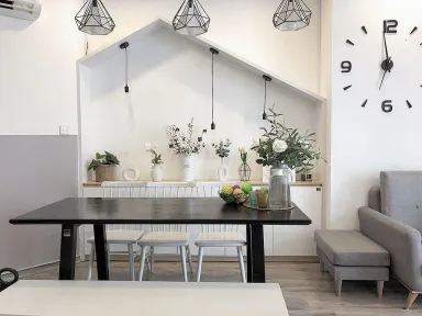 Phòng bếp Phòng ăn - Một căn nhà phong cách nhẹ nhàng, tràn ngập ánh sáng