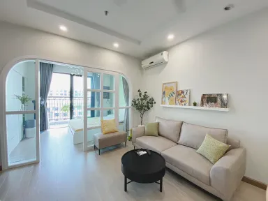Phòng khách - Căn hộ 53m2 với ý tưởng cửa vòm thông phòng ngủ - phòng khách đáng tham khảo