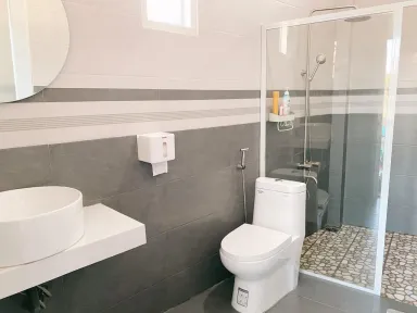 Phòng tắm - Mình đã đạt mục tiêu thứ 3 trong đời: xây một ngôi nhà nhỏ xinh ở quê nhà