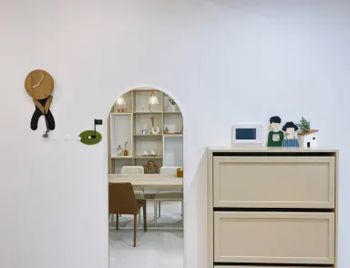 Lối vào - Căn hộ 106m2 được phối màu nội thất nâu - trắng trang nhã mà hiện đại