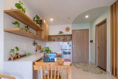 Phòng bếp - Khéo tay trang trí, sơn vẽ tường, được nhà rộng đẹp dù chỉ hơn 40m2