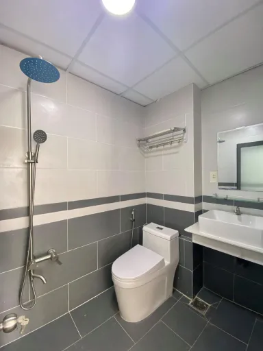 Phòng tắm - Chỉ 70 triệu cải tạo sân thượng cũ thành phòng ngủ cực chill Phòng tắm - Chỉ 70 triệu cải tạo sân thượng cũ thành phòng ngủ cực chill