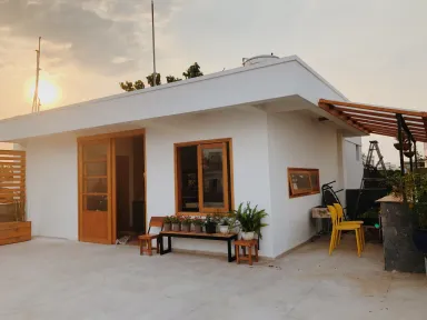 Mặt tiền - Cải tạo tầng tum thành studio thơ mộng như phim Mặt tiền - Cải tạo tầng tum thành studio thơ mộng như phim