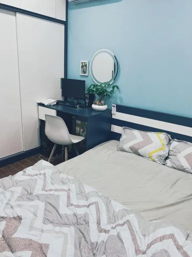 Phòng ngủ - Chung cư nhỏ dùng điểm nhấn màu sắc giúp nhà trông rộng hơn