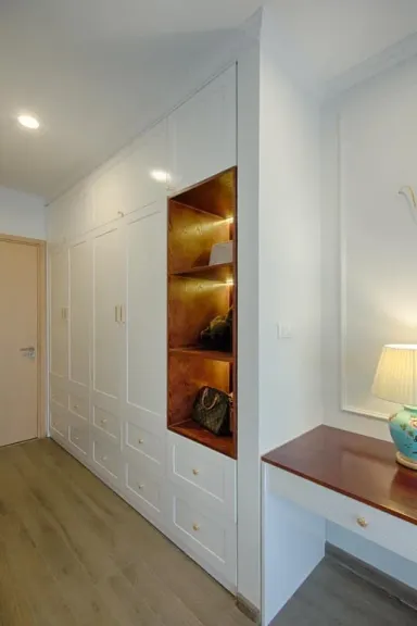 Phòng ngủ - Căn hộ Tân cổ điển dù kết hợp nhiều màu sắc vẫn hài hòa bắt mắt