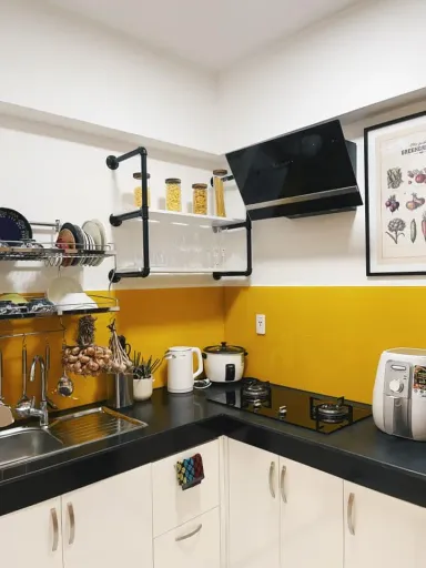 Phòng bếp - Căn hộ phong cách tối giản cùng tông trắng - đen - vàng