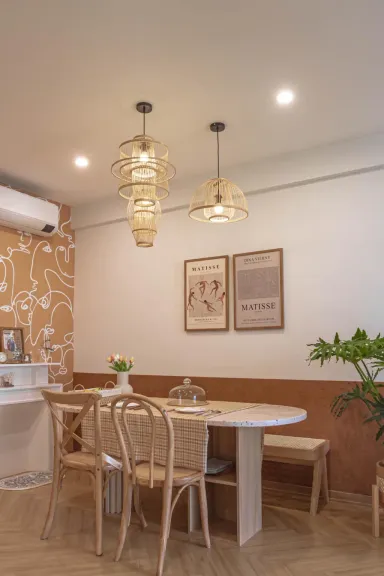Phòng ăn - Câu chuyện tổ ấm đầu tiên màu cam cháy và xanh rêu