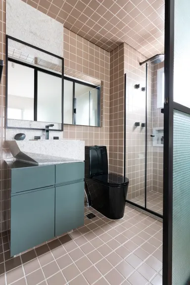 Phòng tắm - Căn hộ 40m2 phối màu ngẫu hứng của gia chủ yêu thời trang