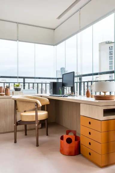 Phòng làm việc - Căn hộ 40m2 phối màu ngẫu hứng của gia chủ yêu thời trang