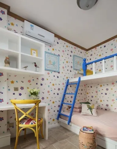 Phòng ngủ Phòng cho bé - Tổ ấm 60m2 của gia đình 5 người trang trí màu xanh đỏ phối hợp nhiều phong cách độc đáo