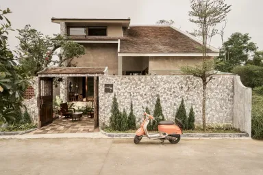 Con xây nhà báo hiếu bố mẹ khang trang, vẫn giữ nét truyền thống mộc mạc tại Huế