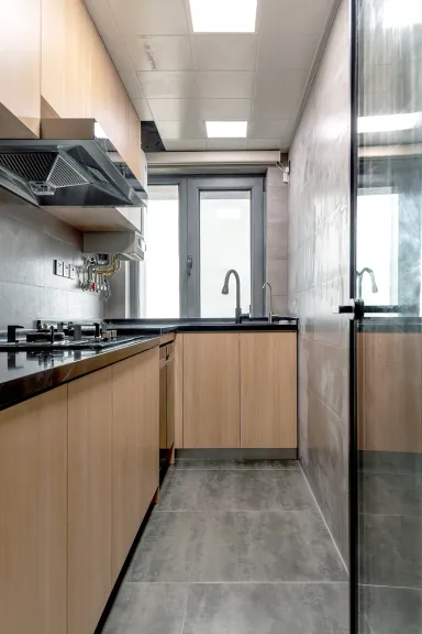 Phòng bếp - Gia chủ đầu tư làm nội thất cho căn hộ 36m2 tận hưởng cuộc sống độc thân tiện nghi