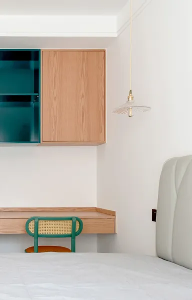 Phòng ngủ - Tổ ấm đơn giản kiểu Scandinavian với màu gỗ và cam cháy ấm áp