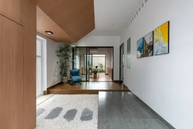 Phòng khách Lối vào - Gather House - Tổ ấm kết nối hai thế hệ