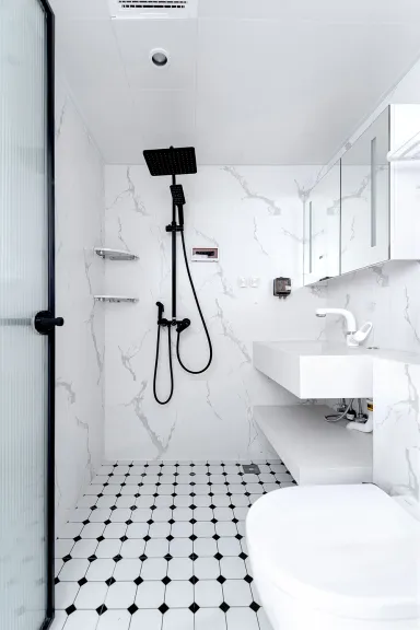 Phòng tắm - Biến căn hộ cũ 53m2 thành không gian hiện đại pha lẫn cổ điển Pháp
