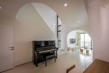 Lối vào - Ngôi nhà với những bức tường cong độc đáo