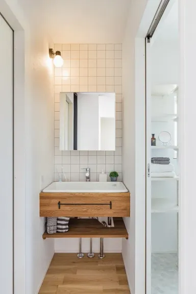  Phòng bếp, Phòng tắm - Ngôi nhà tại Nhật với bố trí không gian tinh gọn mà hiệu quả 