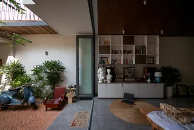Phòng khách - Nhà Dế Mèn - Nơi trú ngụ của những tâm hồn phóng khoáng yêu thiên nhiên