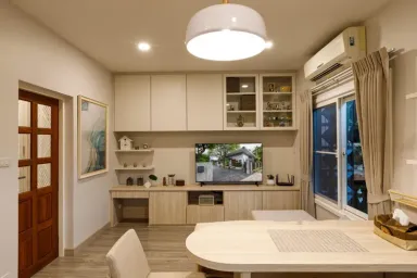 Phòng bếp - Nann Opal: Ngôi nhà cấp 4 mái bằng hình vuông xây kiểu nhà vườn xanh mát