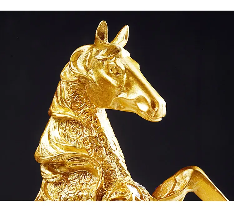 Ngựa Vàng Trang Trí - Composite