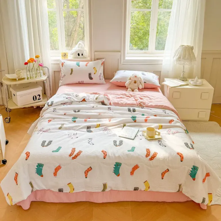 Bộ Ga Gối Kèm Chăn Trần Hè Set 4 Món Cotton Đũi Bong Bóng Mát Mềm Mịn EmmiBedding